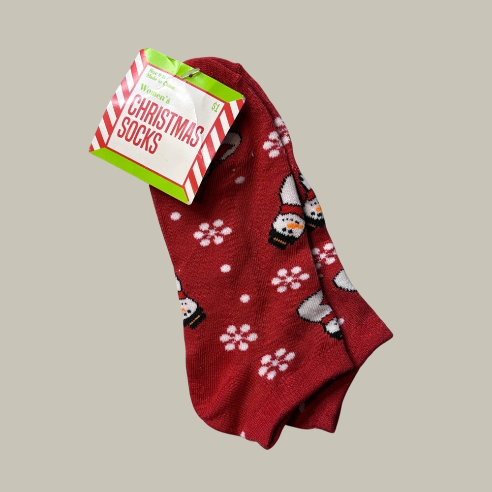 1616 Holdings Socks Womens 9-11 Red Christmas Snowman Snowflake Low Cut Holiday
